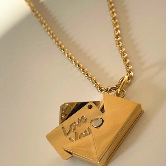 ENVELOPE LOCKET NECKLACE