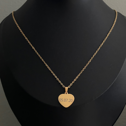 ENGRAVED HEART PENDANT - DAINTY