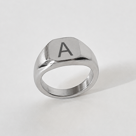 SIGNET RINGS - SQUARE TOP